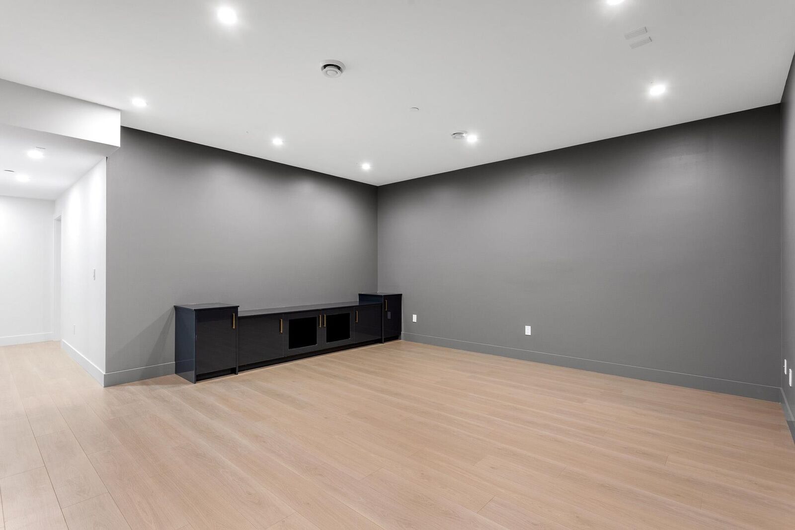 Property Photo: 2961 Eaglecrest Drive BC V3H 0J4
