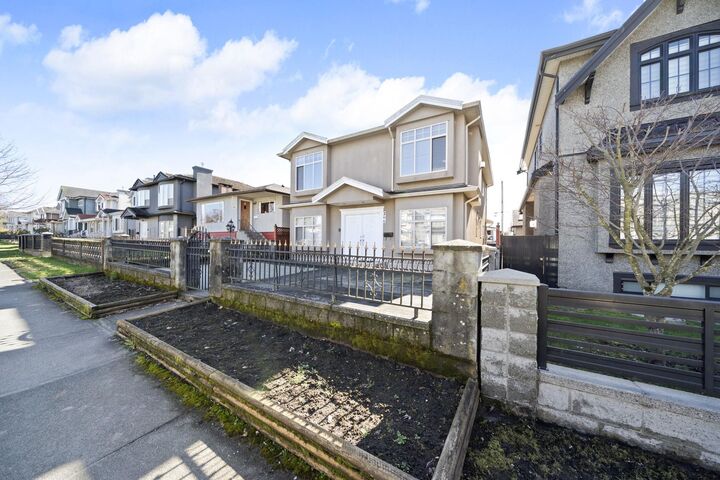 Property Photo:  266 E 55th Avenue  BC V5X 1M9 