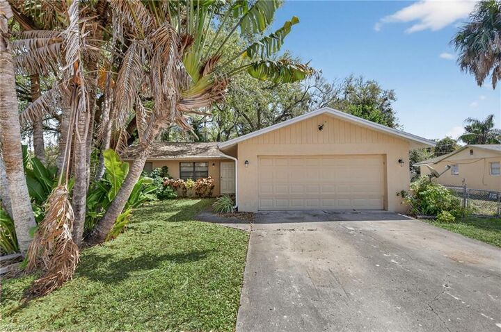 Property Photo:  1938 Flamingo Dr  FL 33917 