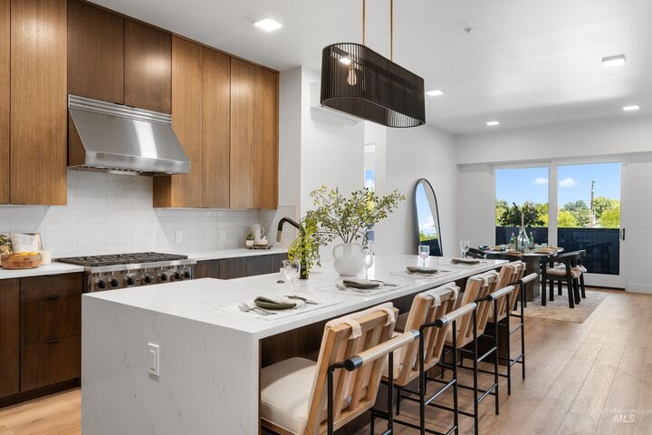 Property Photo: 55 E State St 304 ID 83616