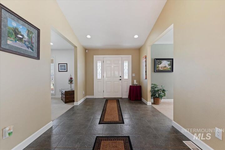 Property Photo:  4609 N Mountain View Drive  ID 83704 