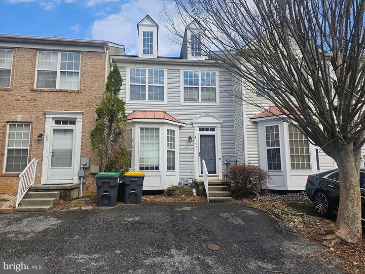 Property Photo:  120 Creekmont Court  DE 19702 