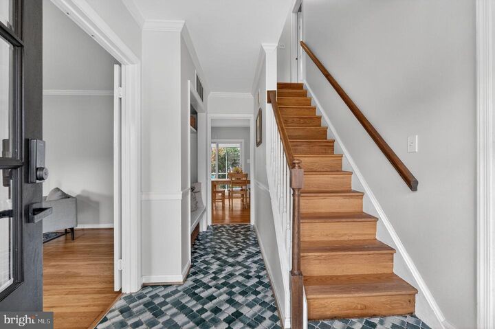 Property Photo:  8620 Fort Hunt Road  VA 22308 