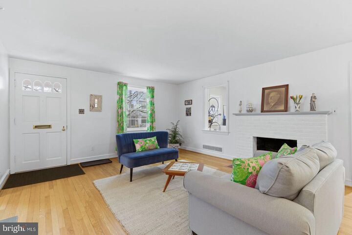 Property Photo:  2024 N Kentucky Street  VA 22205 