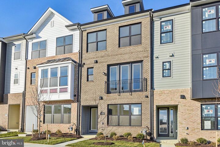 Property Photo:  17316 Hardisty Way Way 8E  MD 20715 