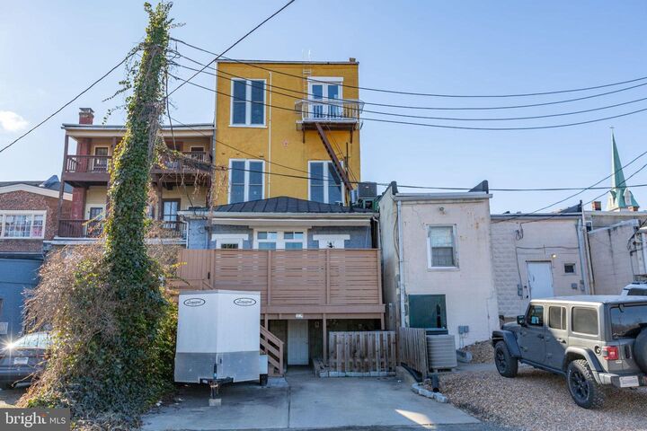 Property Photo:  809 Caroline Street  VA 22401 