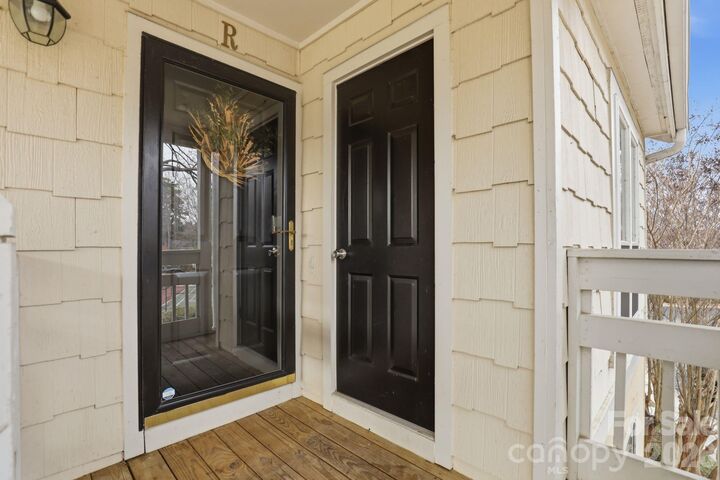 Property Photo:  18009 Kings Point Drive R  NC 28031 