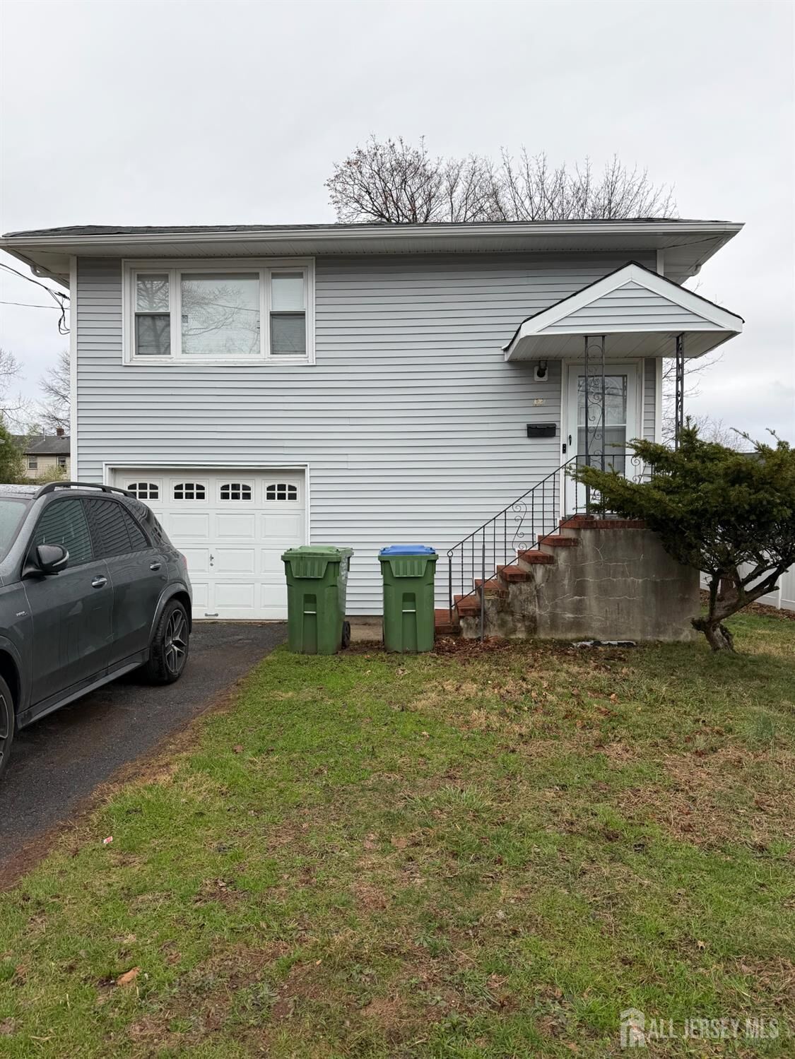 Property Photo:  34 Nelson Avenue  NJ 08817 