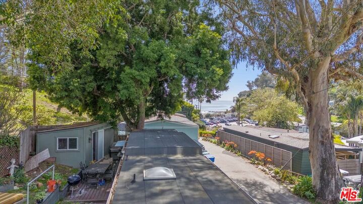 Property Photo:  2 Paradise Cove Rd  CA 90265 