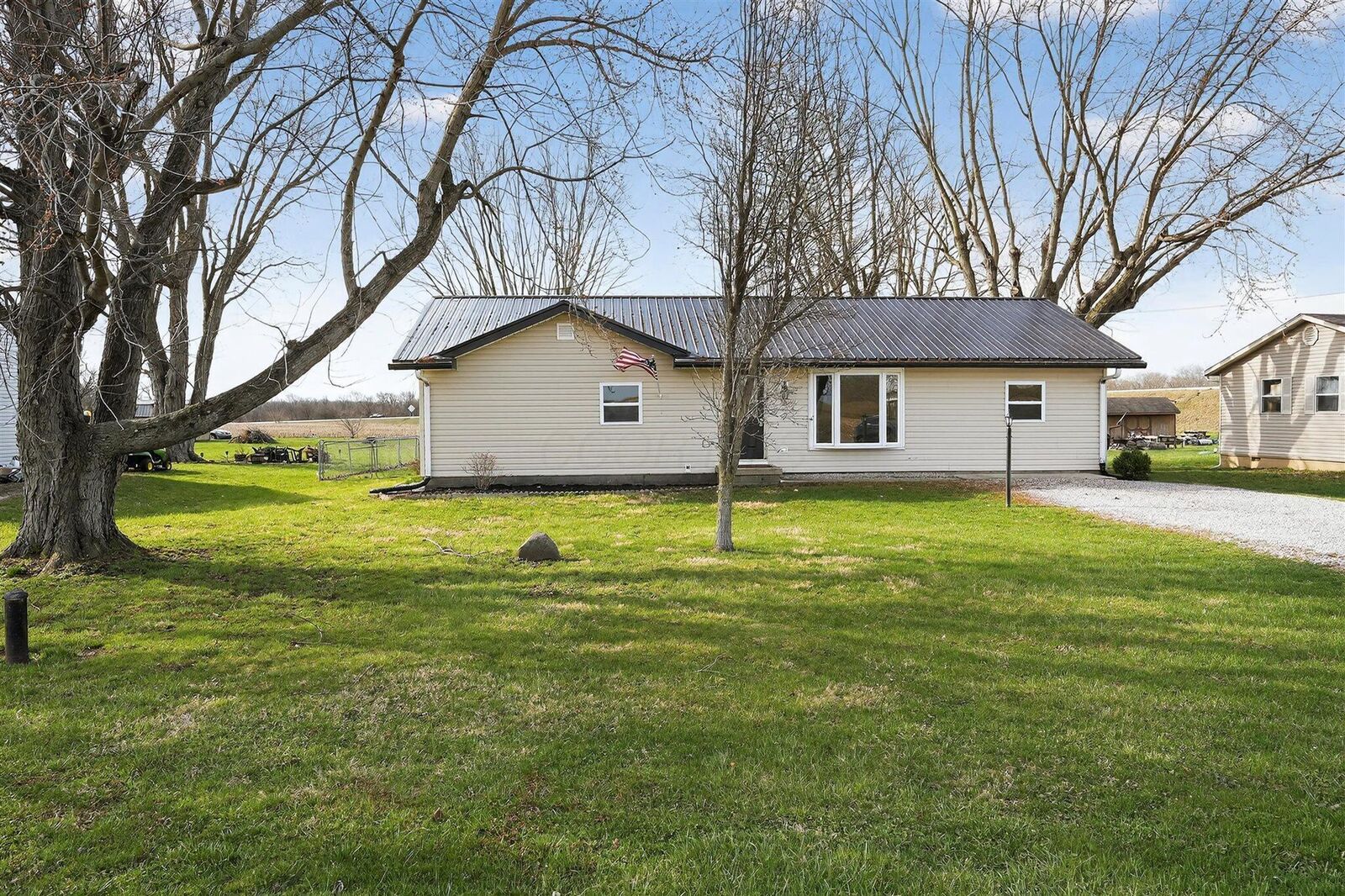 Property Photo:  3263 Ford NW Road  OH 43160 