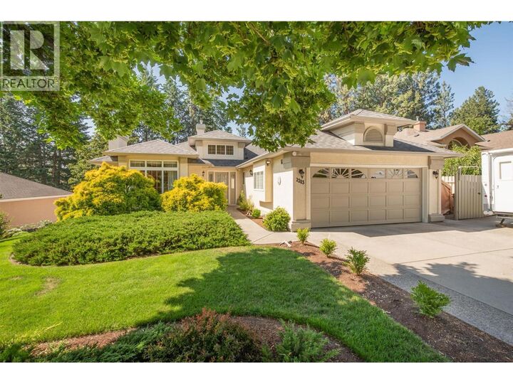 Property Photo: 2213 Shannon Woods Place BC V4T 2L9