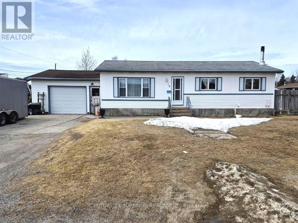 Property Photo:  18 Lloyd Irwin Street  ON P0T 2E0 