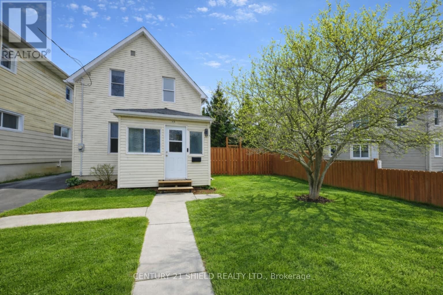 Photo de la propriété: 319 Third Street West ON K6J 2P4