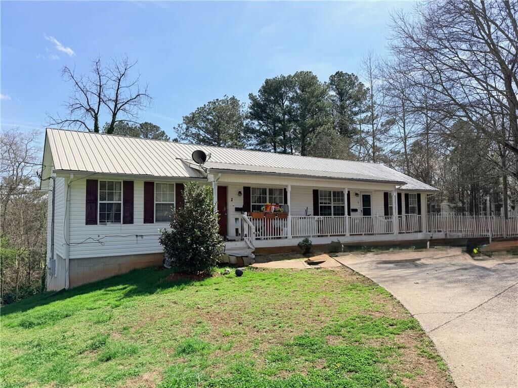 Property Photo: 145 E Killian Street GA 30114