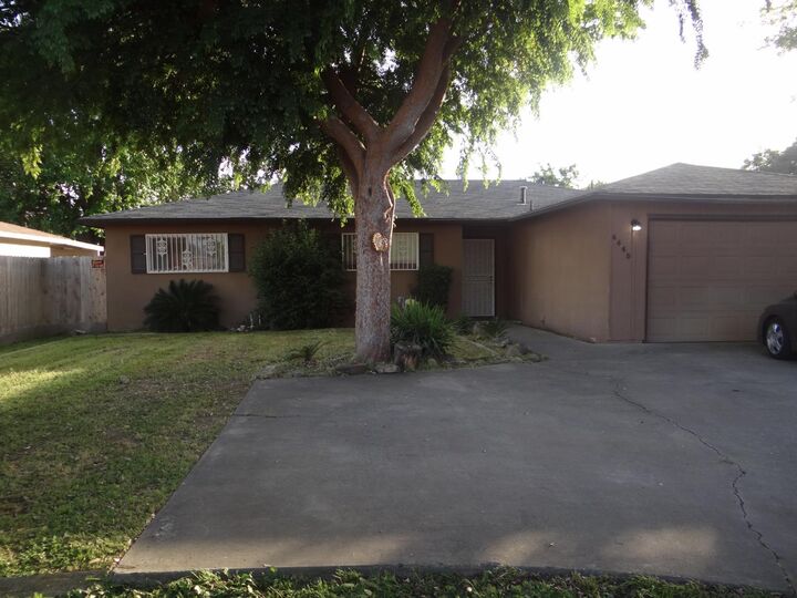Property Photo:  4445 N Emerson Avenue  CA 93705 