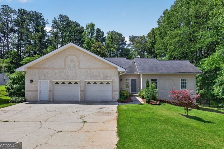 Property Photo:  8993 Dornoch Circle  GA 30187 