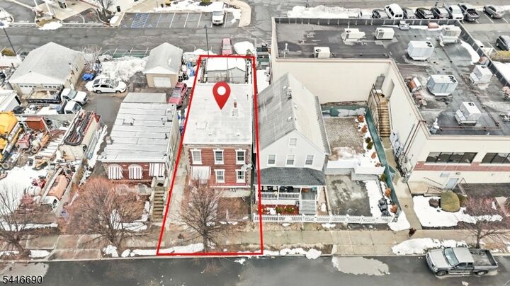 Property Photo:  82 Randolph Ave 2  NJ 07011 