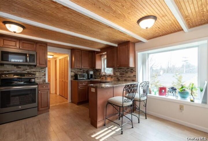 Property Photo:  401 Nichols Street  NY 10512 