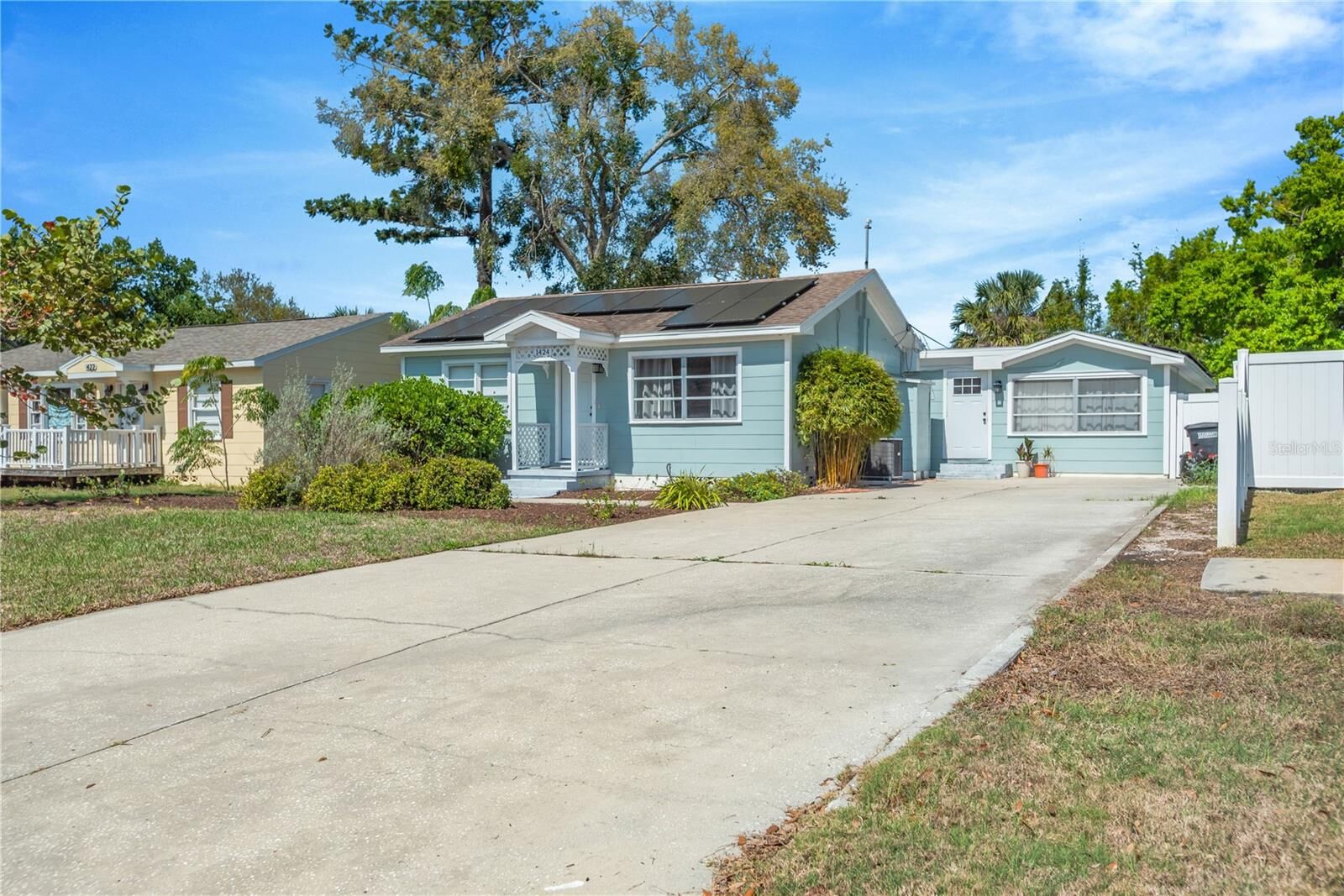 Property Photo:  1424 Pine Street  FL 33756 