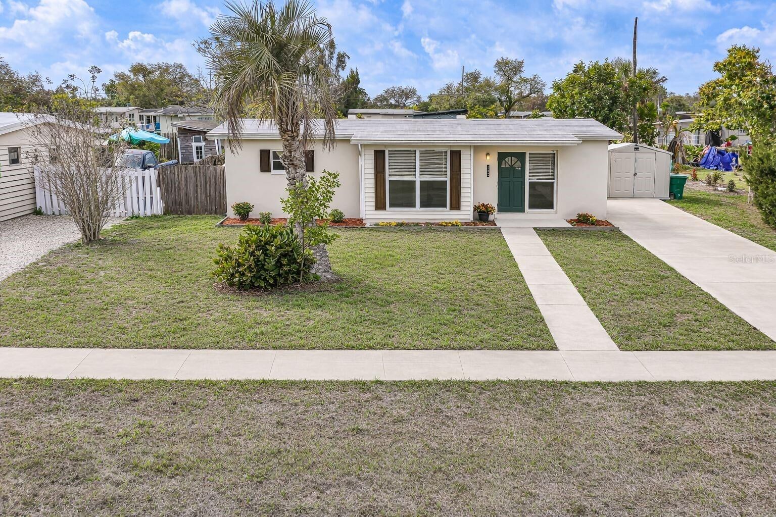 Property Photo:  21035 Glendale Avenue  FL 33952 