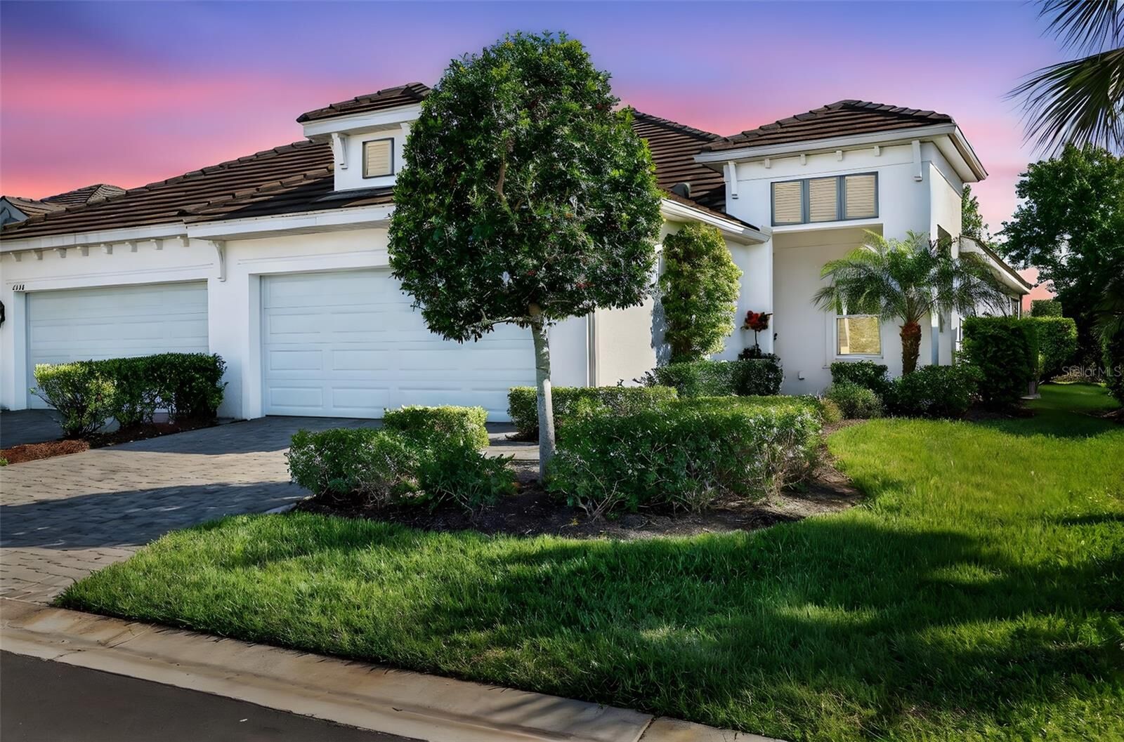 Property Photo: 4412 Star Apple Terrace FL 34203