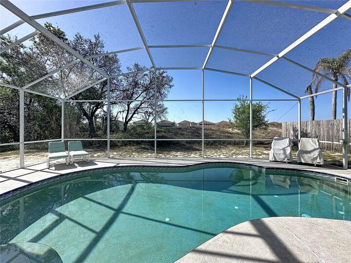 Property Photo:  449 Bent Oak Loop  FL 33837 