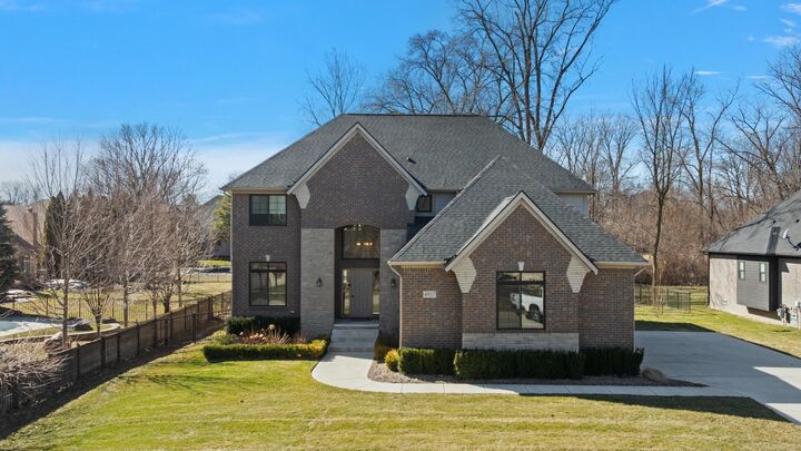 Property Photo:  49517 White Mill Drive  MI 48317 