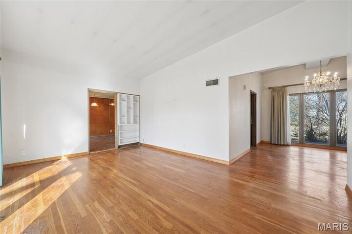 Property Photo:  808 Wenneker Drive  MO 63124 