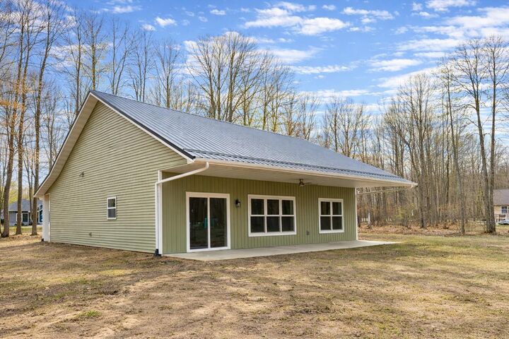 Property Photo:  9215 Edgewater Drive  MI 49346 