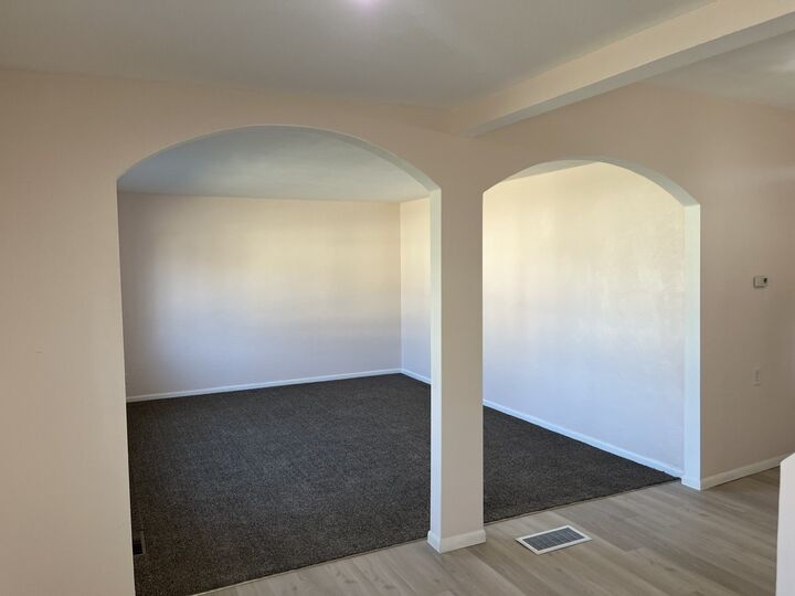 Property Photo:  709 E Livingston Street  IL 61364 