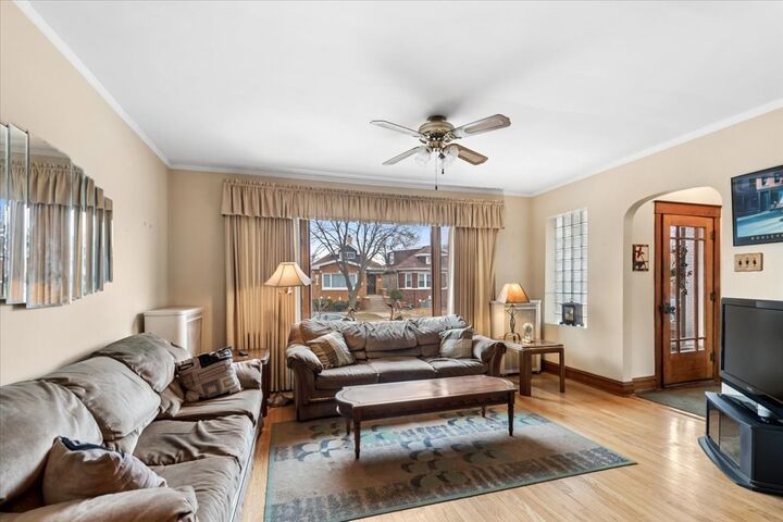 Property Photo:  7925 W Cressett Drive  IL 60707 