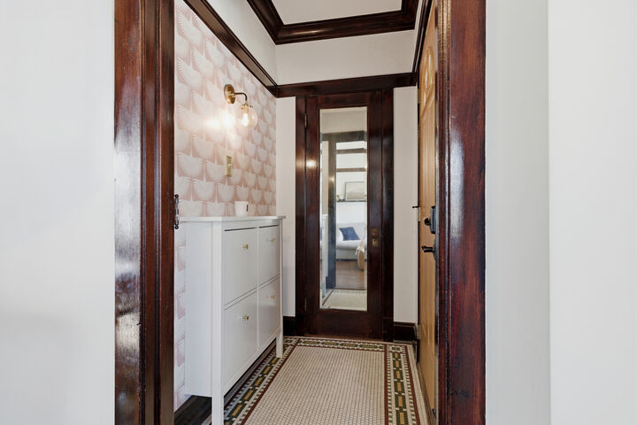 Property Photo:  104 N Ardmore Avenue  IL 60181 