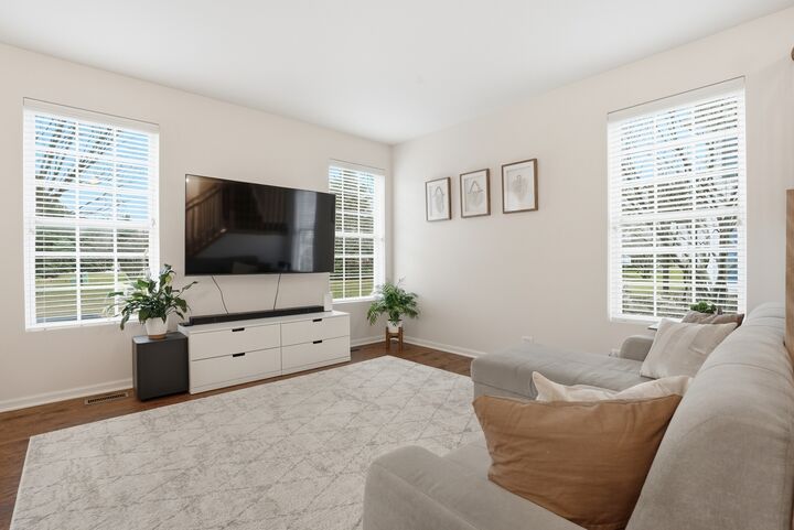 Property Photo:  319 Grape Vine Trail  IL 60543 