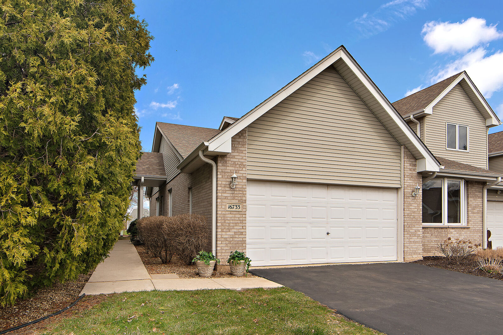 Property Photo:  16733 Summercrest Avenue  IL 60467 