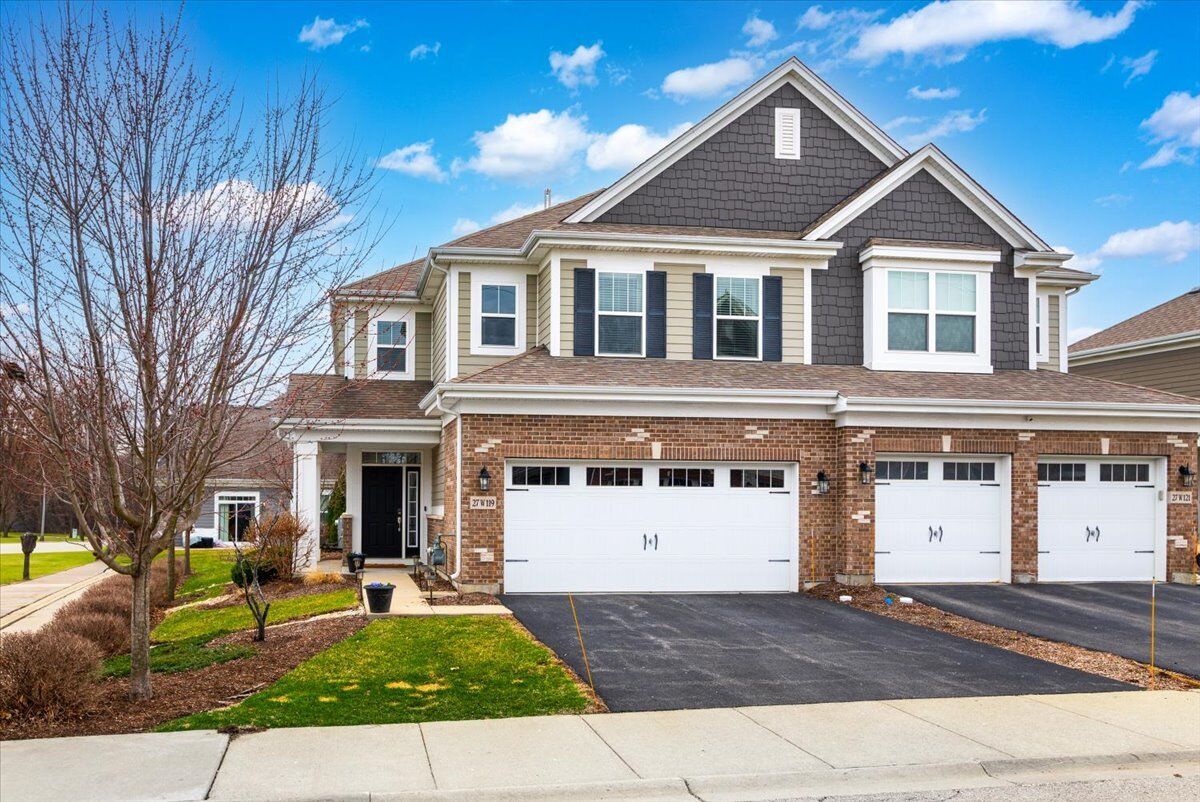 Property Photo: 27W119 Redbud Lane IL 60190