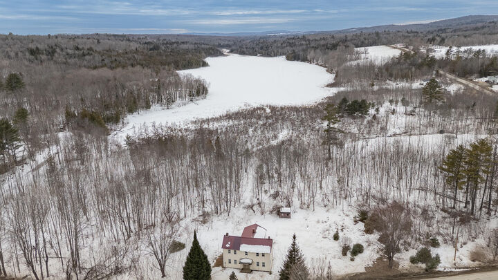 Property Photo:  33 Avenue Road  ME 04939 