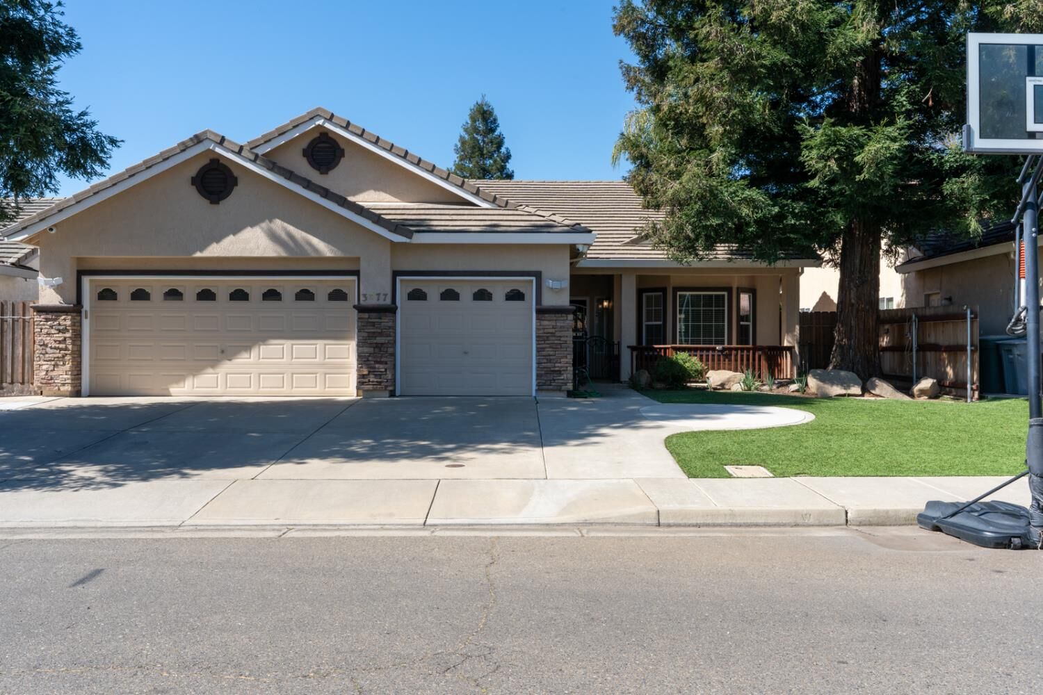 Property Photo:  3877 Pintail Court  CA 95340 