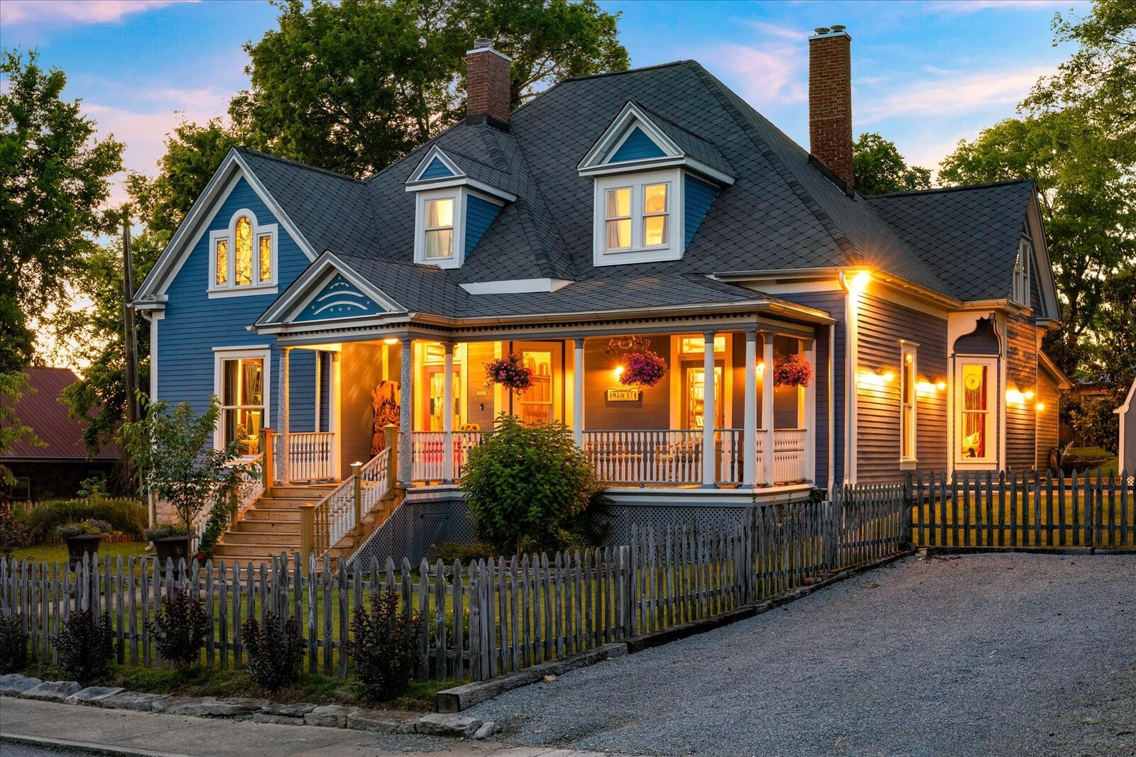 Property Photo: 207 Main St E TN 37183