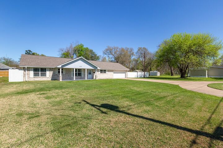 Property Photo:  608 Hoo Hoo Avenue  TX 75904 