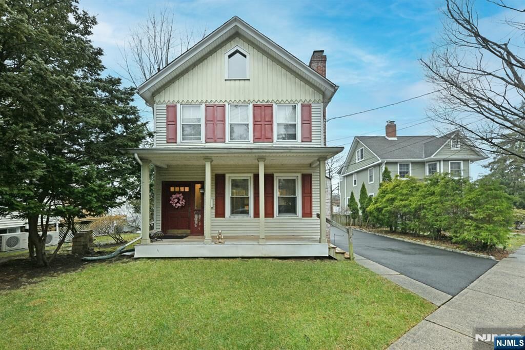 Property Photo:  205 Union Street 2nd Floor  NJ 07450 