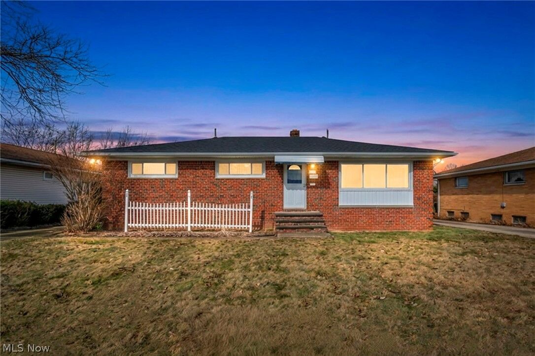 Property Photo:  9850 Boundary Lane  OH 44130 