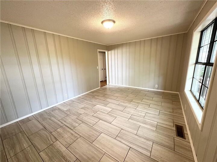 Property Photo:  2201 W Deane Street  AR 72703 