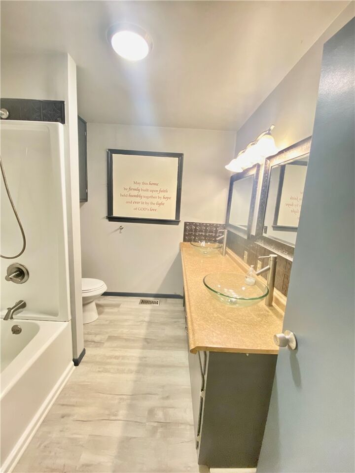 Property Photo: 608 Apple Street AR 72638