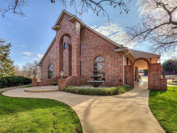 Property Photo: 4104 Prairie Falcon Point OK 73034