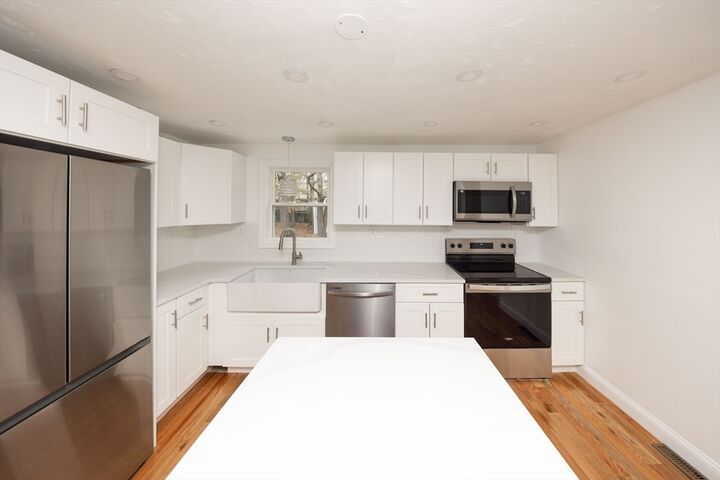 Property Photo:  155 Southbridge Road  MA 01537 