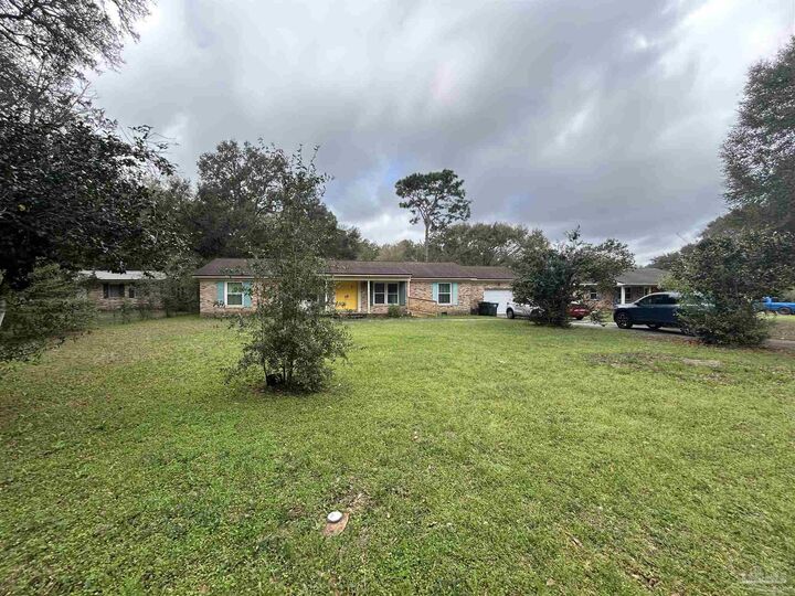 Property Photo:  2101 61st Ave  FL 32506 