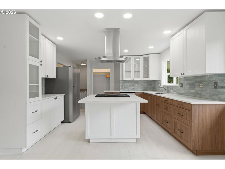 Property Photo:  139 N 19th Ct  WA 98642 