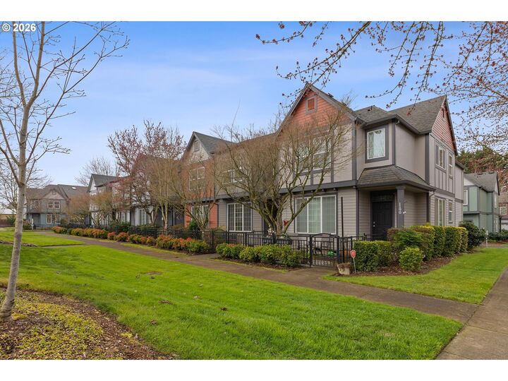 Property Photo:  1188 SE Moonlight Ave  OR 97123 