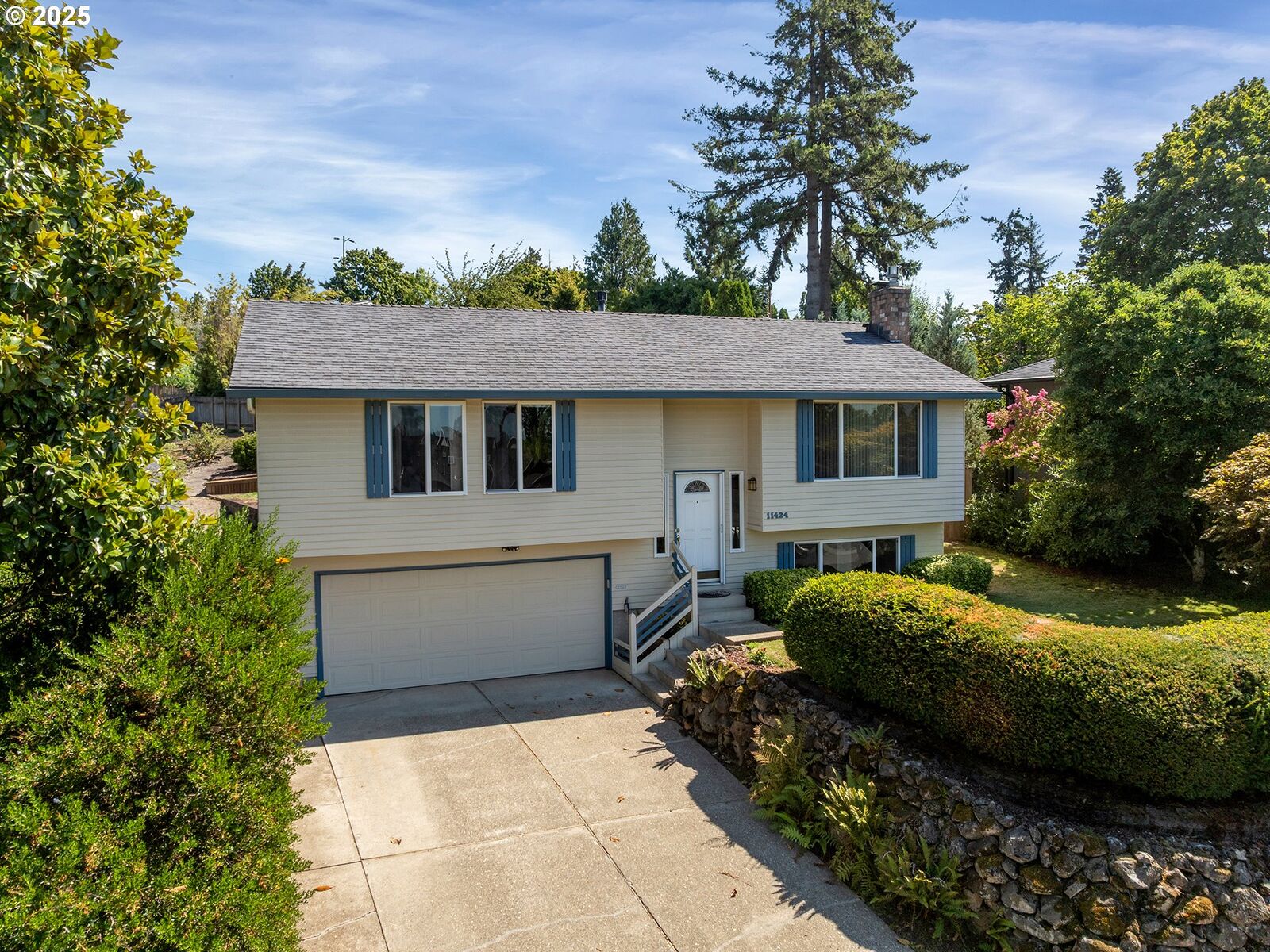 Property Photo:  11424 SW 66th Ave  OR 97223 