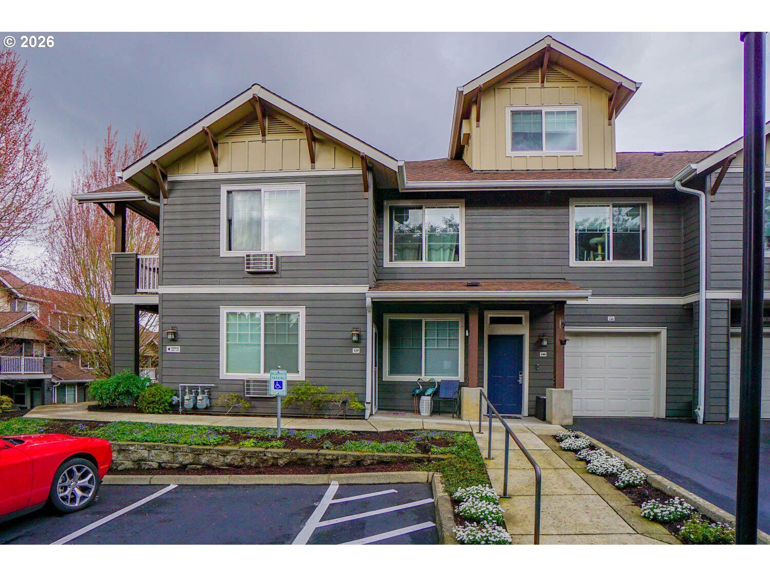Property Photo:  10800 SE 17th Cir 129 L  WA 98664 